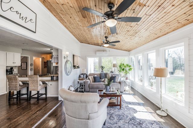 6761 Hall Rd, Greenbrier, TN 37073