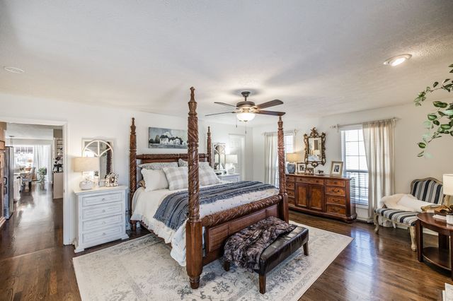 6761 Hall Rd, Greenbrier, TN 37073