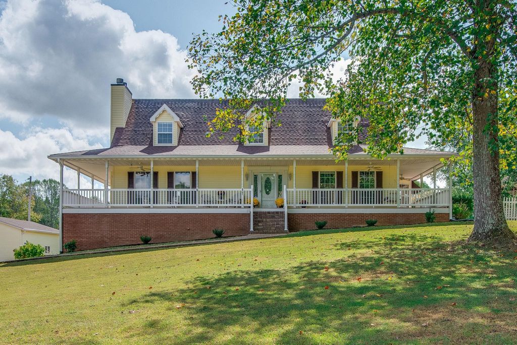 6761 Hall Rd, Greenbrier, TN 37073