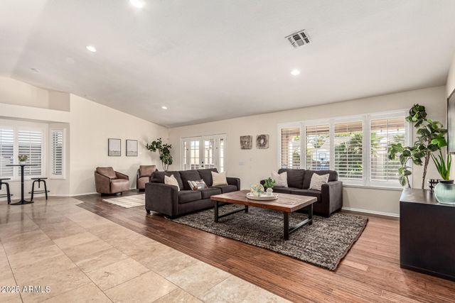 4940 S ROSEMARY Drive, Chandler, AZ 85248