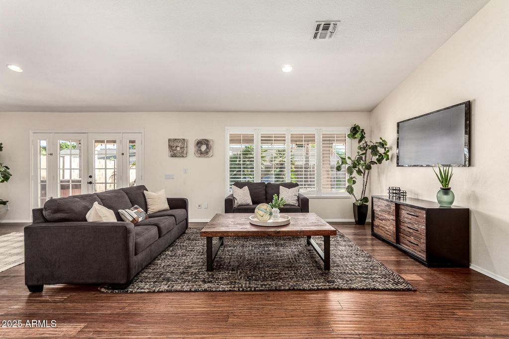 4940 S ROSEMARY Drive, Chandler, AZ 85248