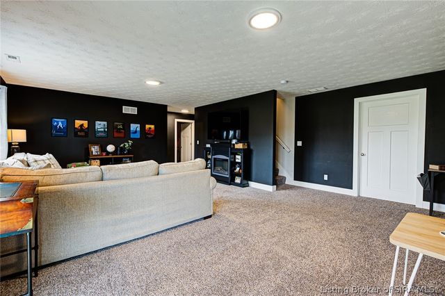 5006 Oak-Hill Lane, Georgetown, IN 47122