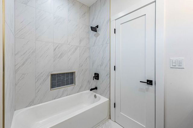 3530 W Van Buren Street, Chicago, IL 60624