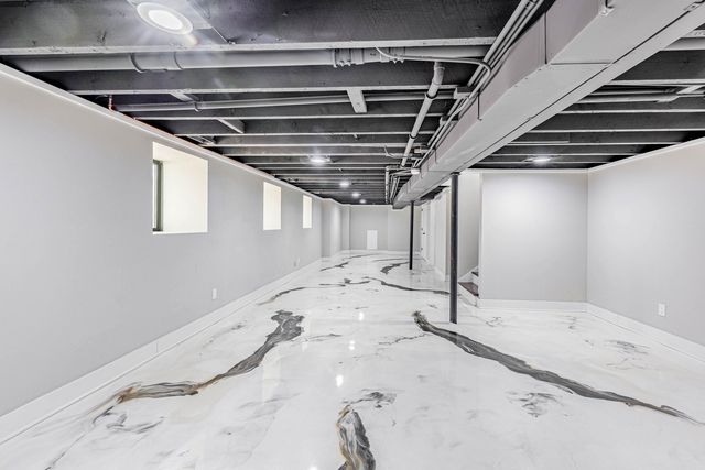 3530 W Van Buren Street, Chicago, IL 60624