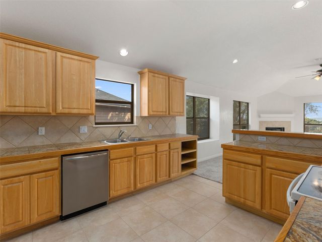 1730 SORREL CREEK DR, Canyon Lake, TX 78133