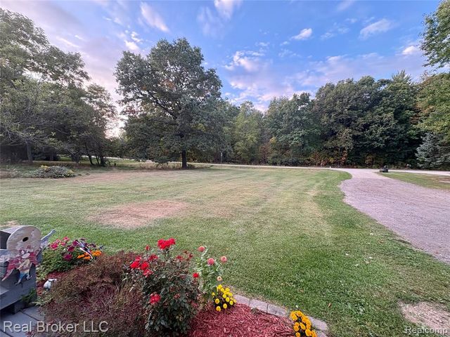 3725 Bronson Lake Road, Lapeer, MI 48446