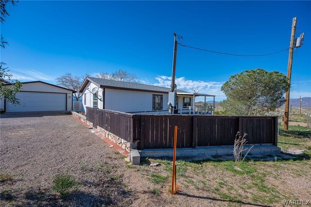 8685 E Colorado Drive, Kingman, AZ 86401