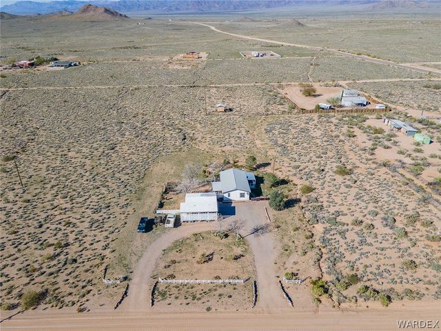 8685 E Colorado Drive, Kingman, AZ 86401