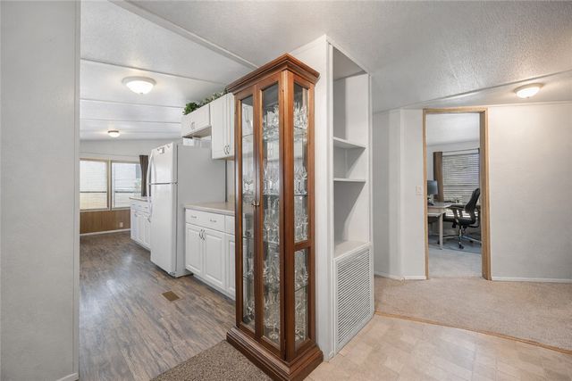 8685 E Colorado Drive, Kingman, AZ 86401