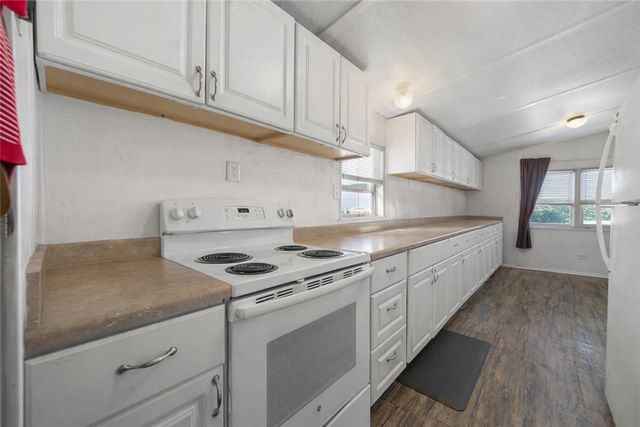 8685 E Colorado Drive, Kingman, AZ 86401