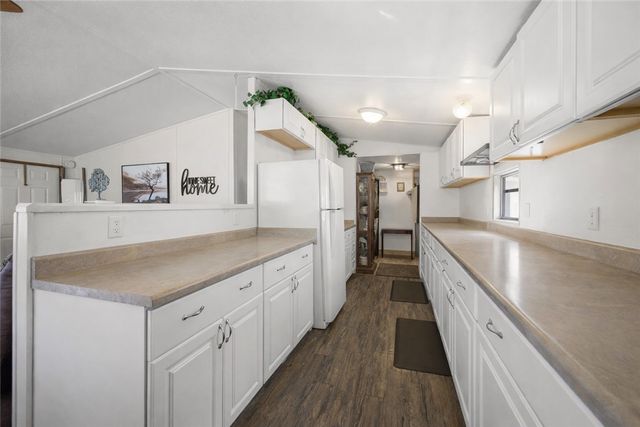 8685 E Colorado Drive, Kingman, AZ 86401