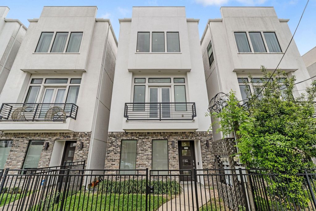 5713 Larkin Street A, Houston, TX 77007