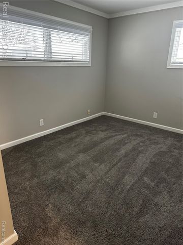 38 Kenyon Drive, Troy, MI 48083