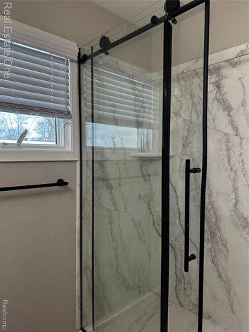 38 Kenyon Drive, Troy, MI 48083