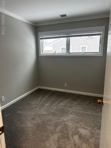 38 Kenyon Drive, Troy, MI 48083