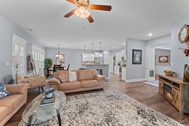 137 Shady Oak Drive, Perry, GA 31069