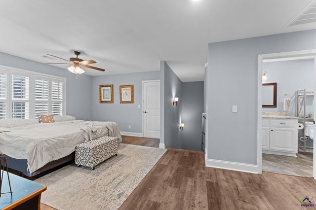 137 Shady Oak Drive, Perry, GA 31069