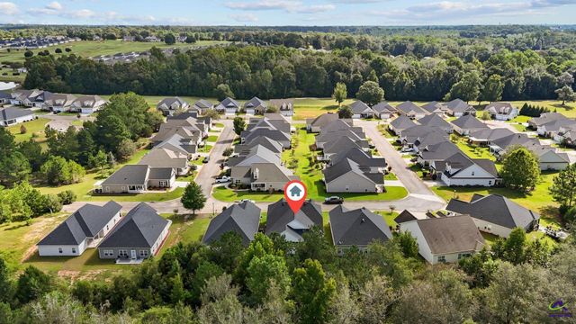 137 Shady Oak Drive, Perry, GA 31069