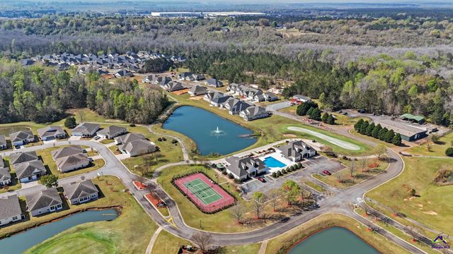 137 Shady Oak Drive, Perry, GA 31069