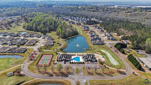 137 Shady Oak Drive, Perry, GA 31069