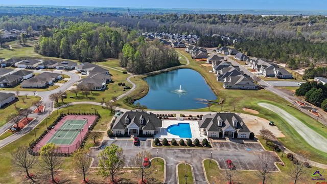 137 Shady Oak Drive, Perry, GA 31069