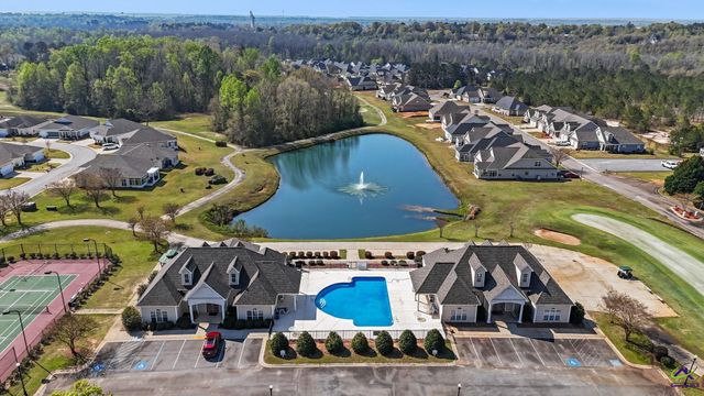 137 Shady Oak Drive, Perry, GA 31069