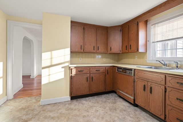 83 Dean St, Norwood, MA 02062