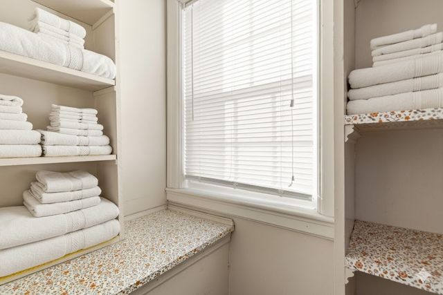 83 Dean St, Norwood, MA 02062