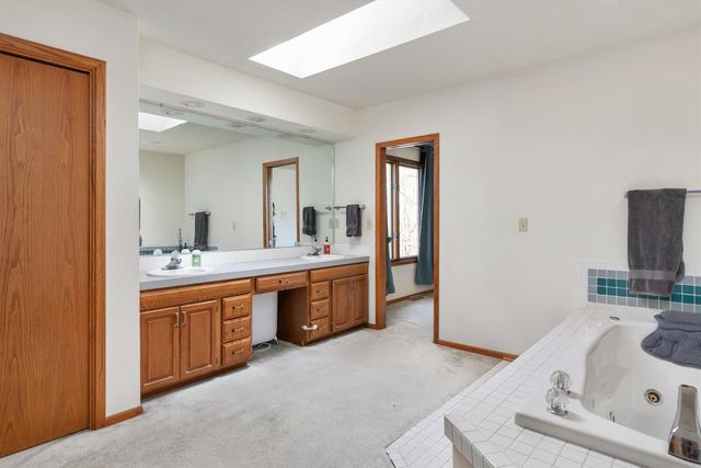 34522 Edgewater Circle, Cumming, IA 50061