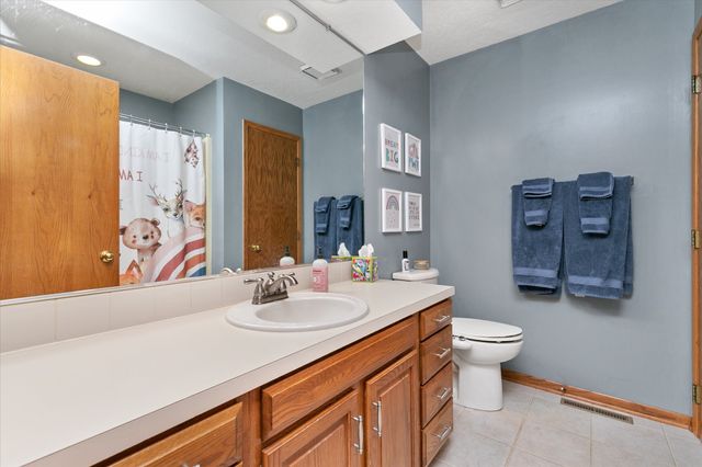 34522 Edgewater Circle, Cumming, IA 50061