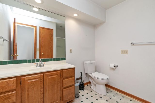 34522 Edgewater Circle, Cumming, IA 50061