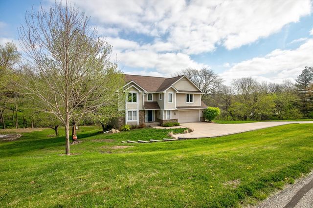 34522 Edgewater Circle, Cumming, IA 50061