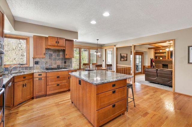 34522 Edgewater Circle, Cumming, IA 50061