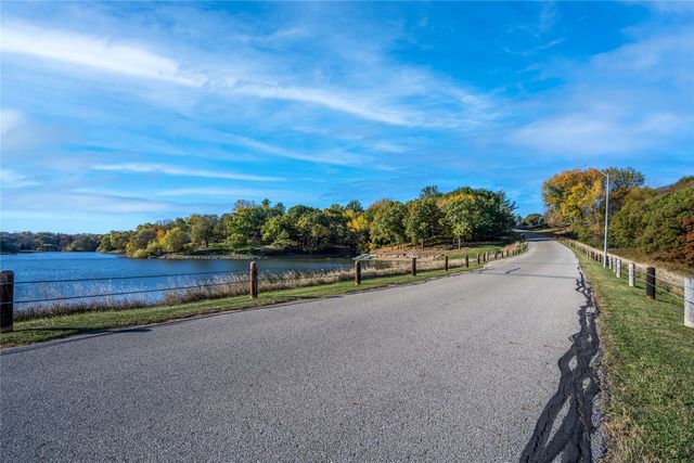 34522 Edgewater Circle, Cumming, IA 50061