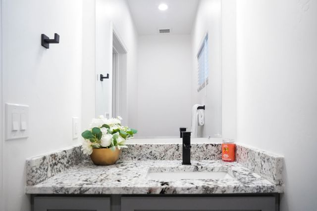1000 Calle San Lorenzo, Bernalillo, NM 87004