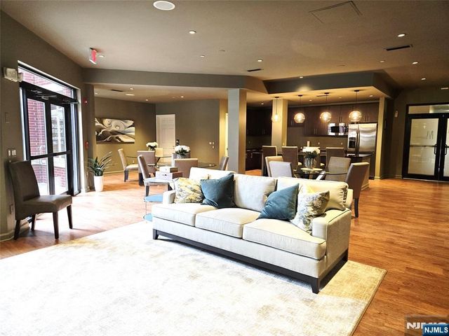 2208 Riverview Avenue 208, Englewood, NJ 07631