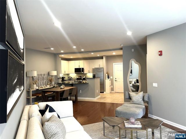 2208 Riverview Avenue 208, Englewood, NJ 07631