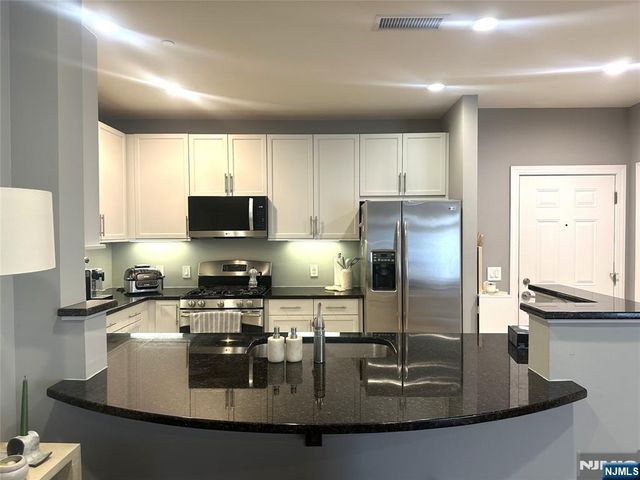 2208 Riverview Avenue 208, Englewood, NJ 07631