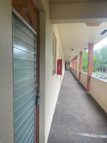 2700 Sunrise Lakes Drive W 301, Sunrise, FL 33322
