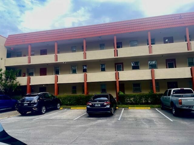 2700 Sunrise Lakes Drive W 301, Sunrise, FL 33322