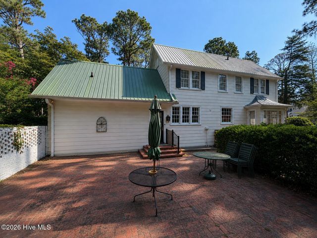 15 Mccaskill Road W, Pinehurst, NC 28374