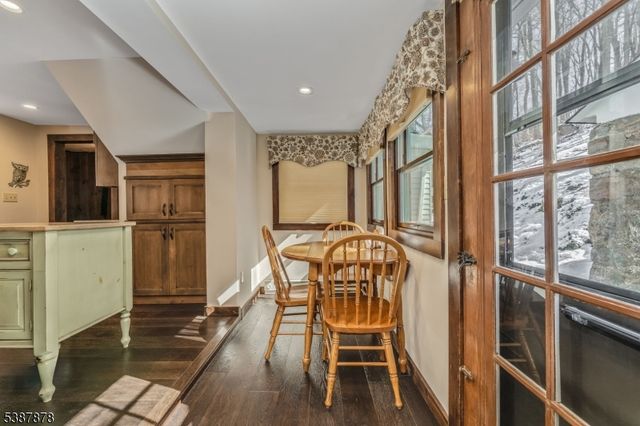 63 Sanatorium Rd, Glen Gardner Boro, NJ 08826