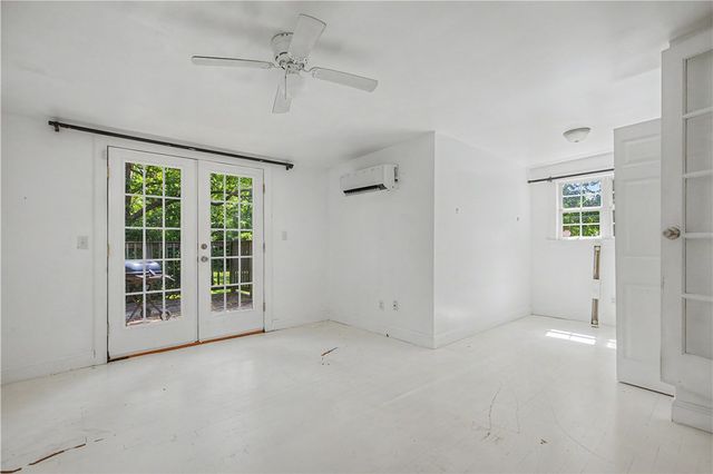 1432 Van Buren Avenue, Fayetteville, AR 72701