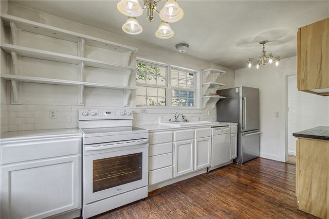 1432 Van Buren Avenue, Fayetteville, AR 72701