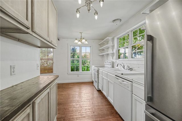 1432 Van Buren Avenue, Fayetteville, AR 72701