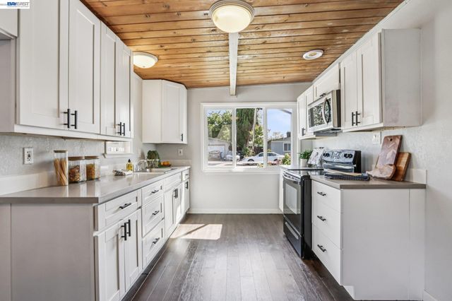 238 Bluebird Ave, Livermore, CA 94551