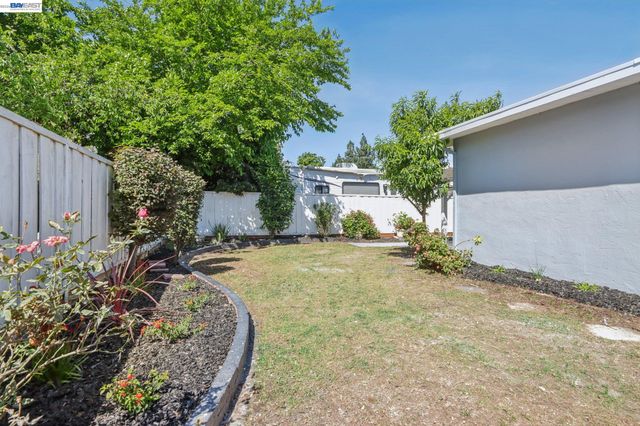 238 Bluebird Ave, Livermore, CA 94551