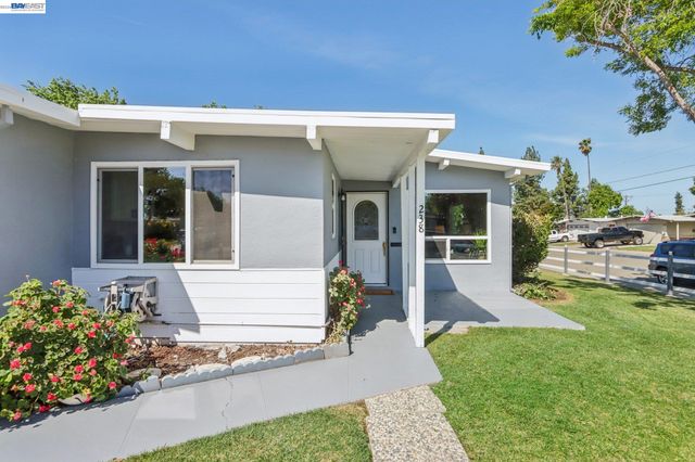 238 Bluebird Ave, Livermore, CA 94551