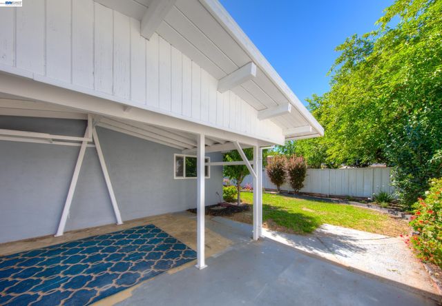238 Bluebird Ave, Livermore, CA 94551
