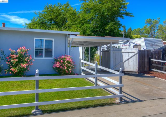 238 Bluebird Ave, Livermore, CA 94551